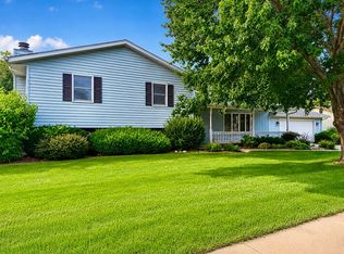 419 Richmond Hill Dr, Geneseo, IL 61254