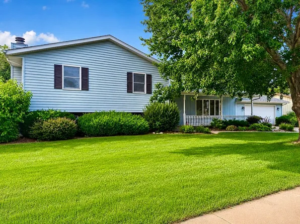 419 Richmond Hill Dr, Geneseo, IL 61254