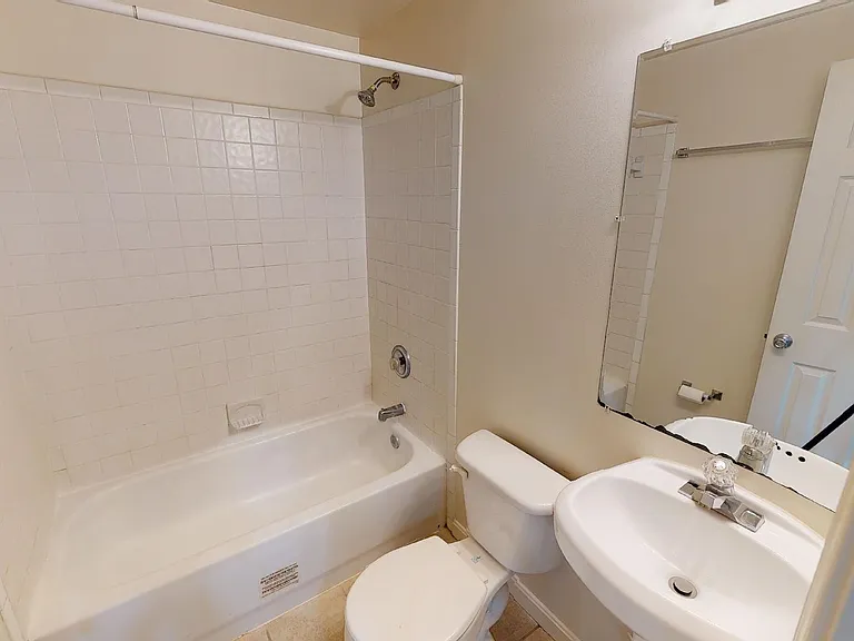 732 Park Rd NW #B-4 — Photo 4