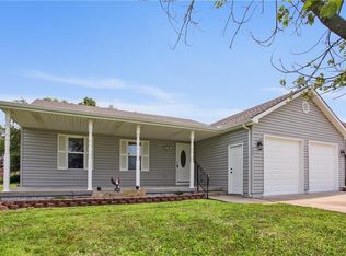 605 Elm St, Lathrop, MO 64465