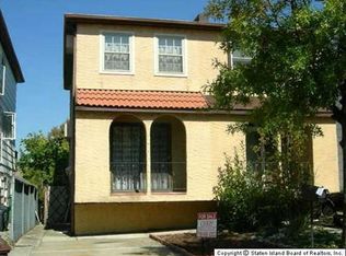 31 Geyser Dr, Staten Island, NY 10312