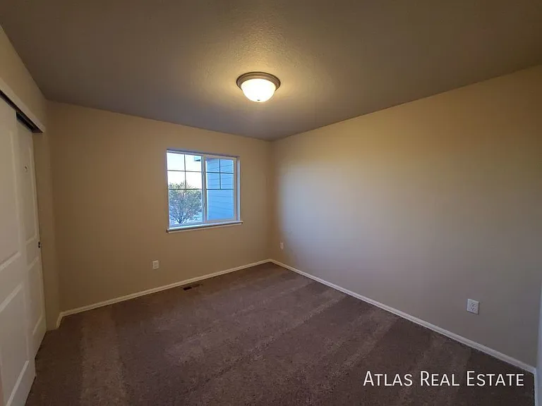 710 Finch Dr — Photo 15