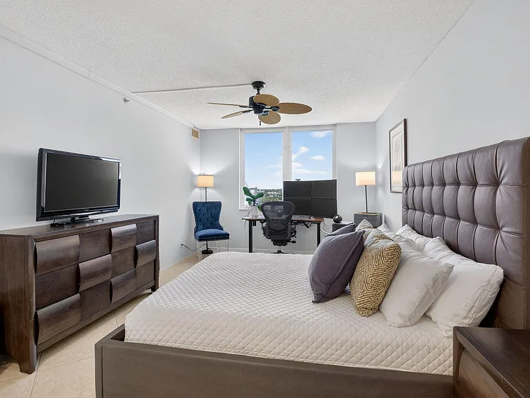3215 S Ocean Blvd #702 — Photo 41