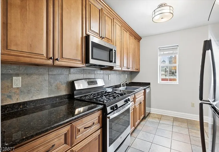 28 W Main St #2D — Photo 5