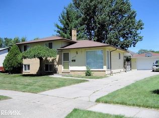 34520 Sandwood Dr, Sterling Heights, MI 48310