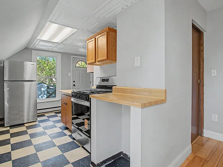 1426 Washington St NE #2 — Photo 3