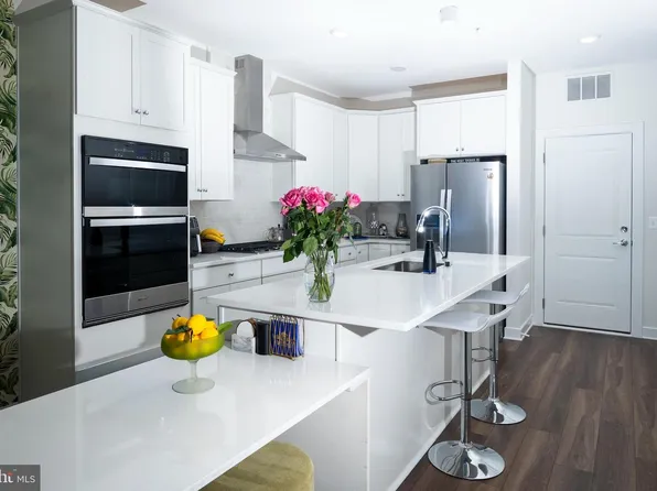 16132 Frederick Rd, Rockville, MD 20850