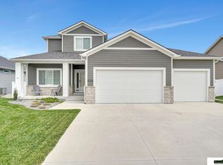 3328 N 92nd St, Lincoln, NE 68507