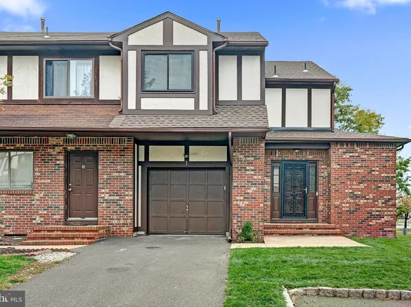 1 Devonshire Ct, Ewing, NJ 08628