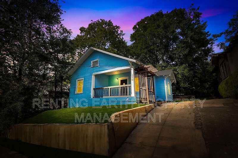 1st image of 609 34th St S