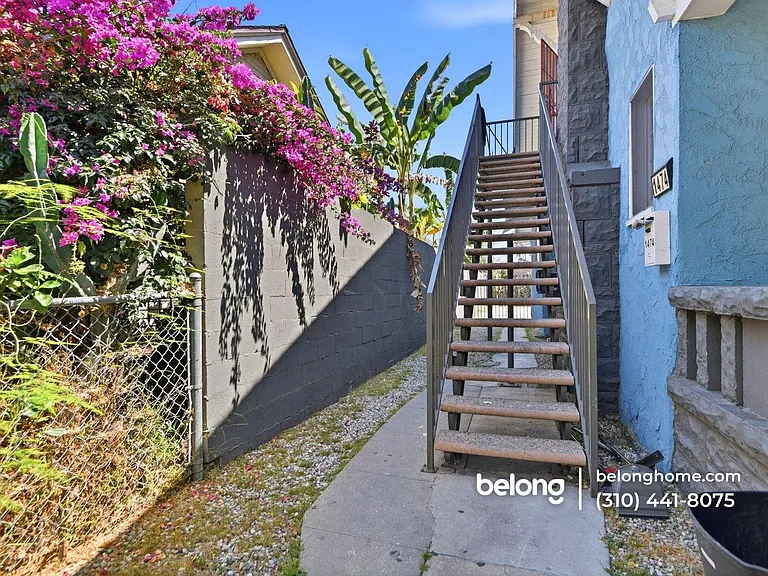 1474 W Vernon Ave #3 — Photo 2