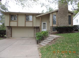 15424 Blackwell Dr, Omaha, NE 68137