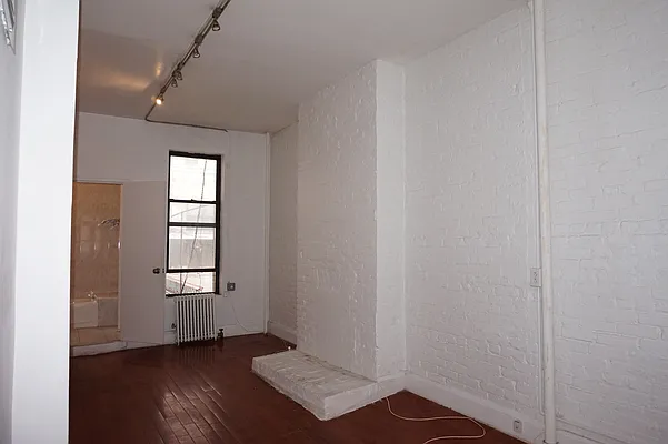 Rented by ALTER REALTY CO INC | media 4