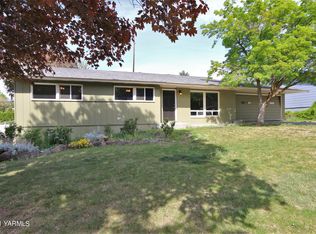 212 N 65th Pl, Yakima, WA 98908