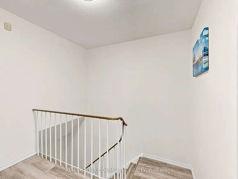 63 Patrice Cres #UPPER — Photo 21