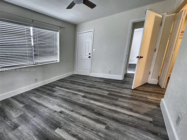 380 SE 12th Ave #2 — Photo 21