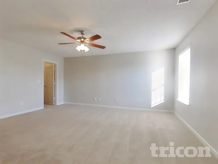 1104 Saint Phillips Ct — Photo 7