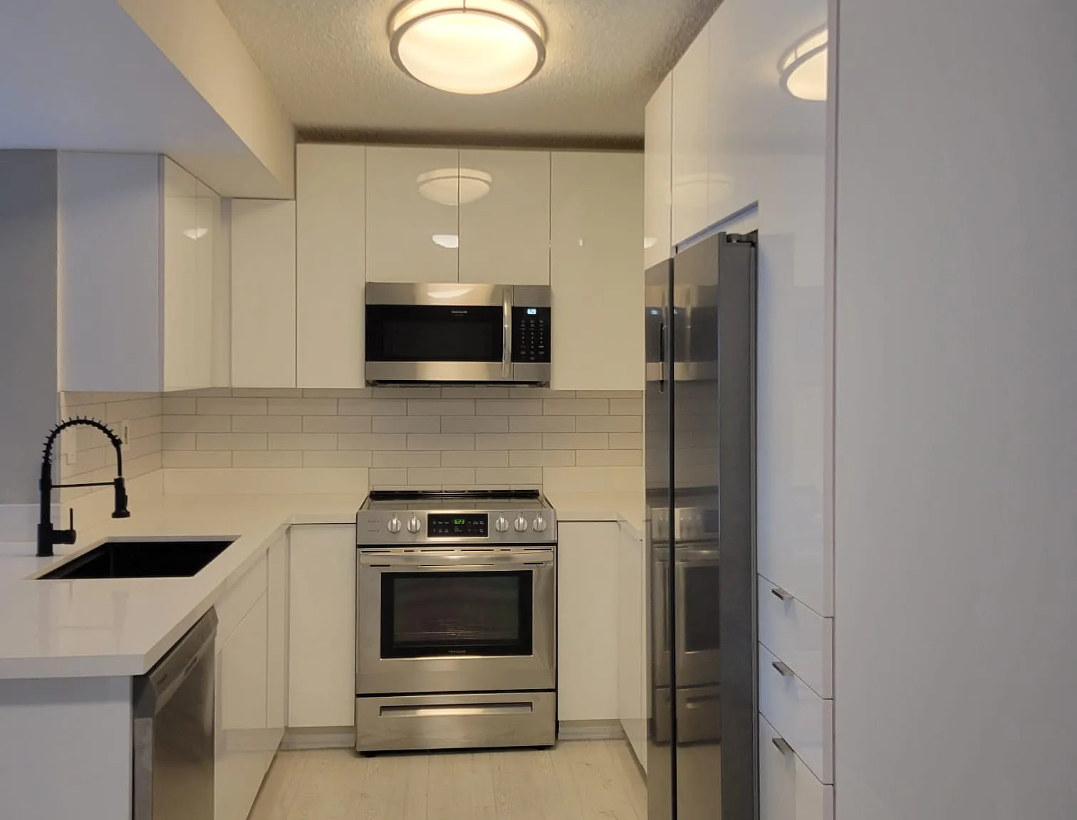 2 bed, 1016 sqft, $2,300 — Photo 3