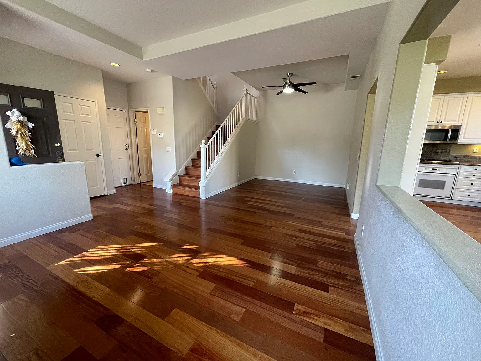 3 bed, 2.5 bath, 1733 sqft, $4,700 — Photo 3