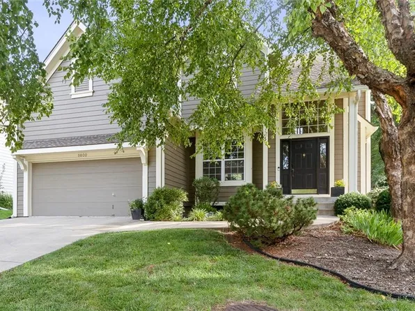 9800 W 132nd Ter, Overland Park, KS 66213