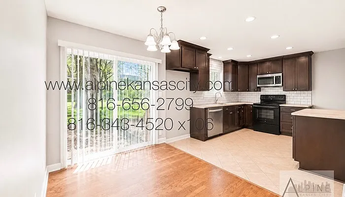 3 bed, 1.5 bath, 1008 sqft, $1,750 — Photo 3
