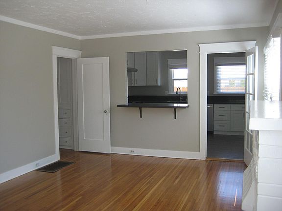 3rd image of 3412 E Colorado St