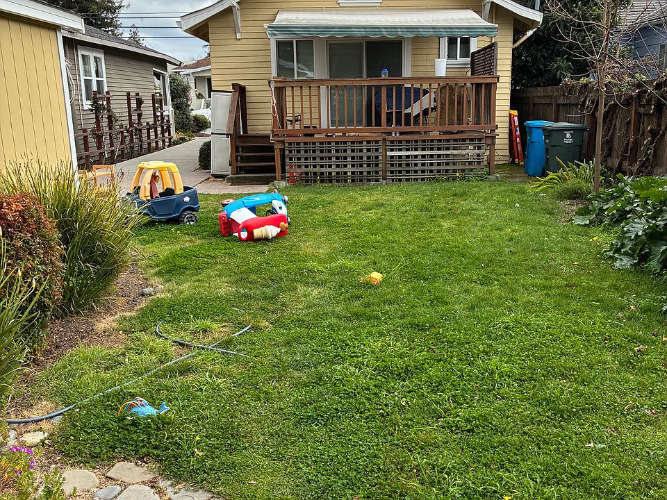 2nd image of 216 Oak Ave
