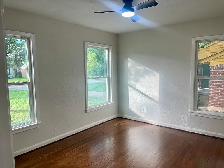 10513 Aledo Dr — Photo 13