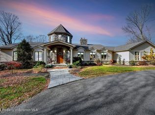 109 Overlook Rd, Waverly Township, PA 18411