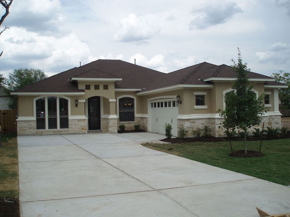 Stone/Stucco Exterior