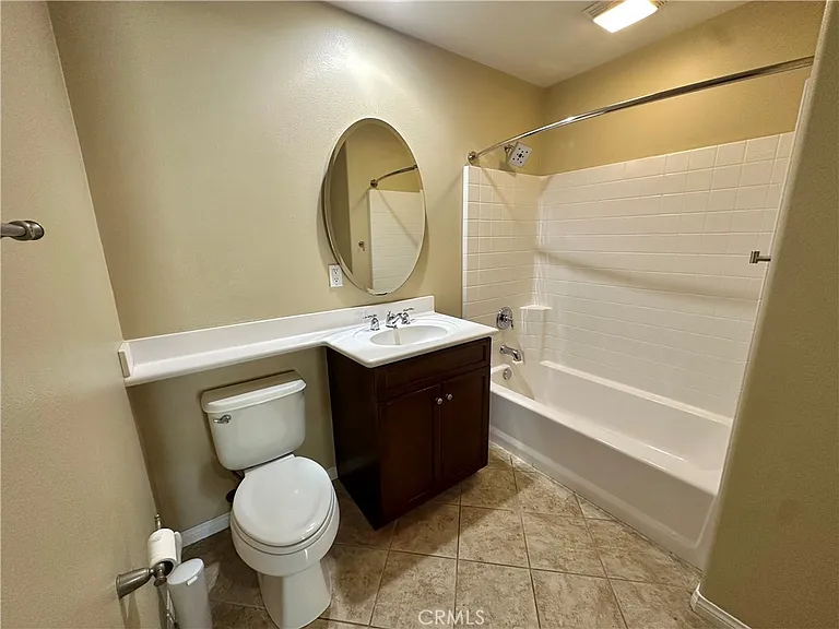 1411 Montgomery St — Photo 6