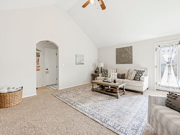 4th image of 1102 S Hazelnut Avenue