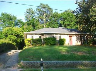824 Parkwood Dr W, Mobile, AL 36608
