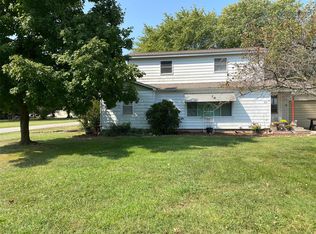 201 Hazelwood Dr, Alhambra, IL 62001