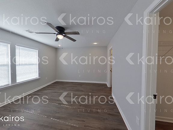 4th image of 17 Cottage Grove Dr