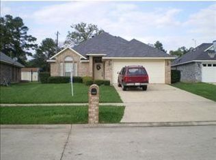 8205 Green Leaf Ln, Shreveport, LA 71108
