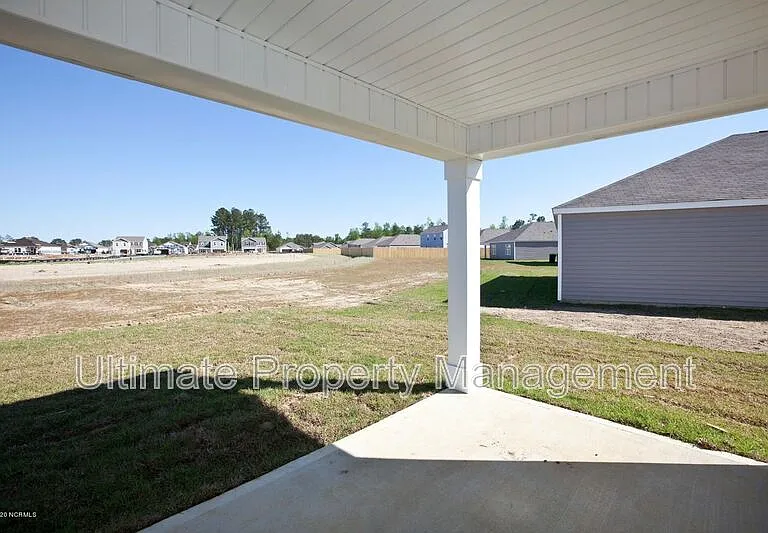 585 Draymore Dr NE — Photo 32