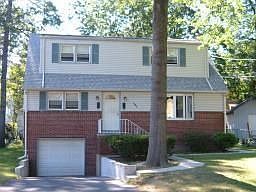 2nd image of 918 Warren St