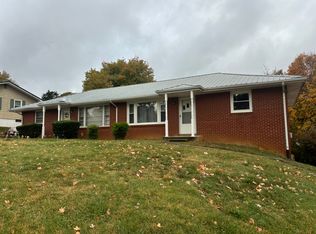 208 Ricker Ave #A, Greeneville, TN 37743