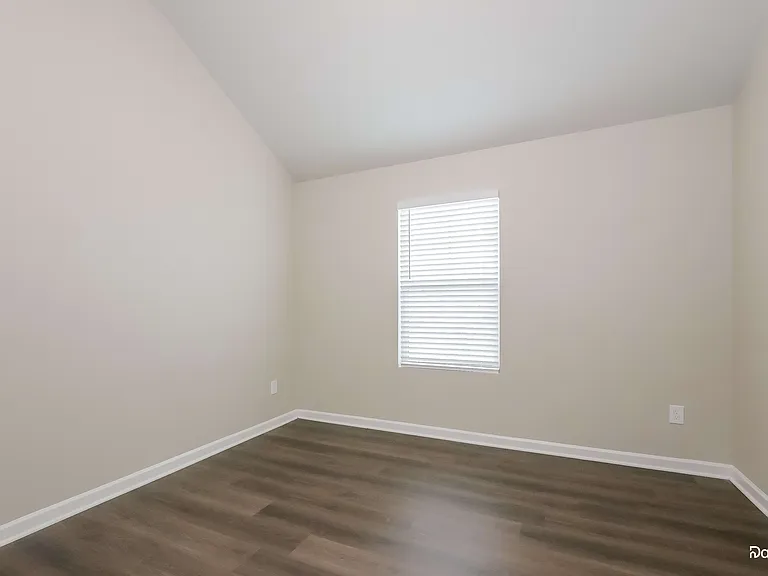 516 Dasheill Ln — Photo 9