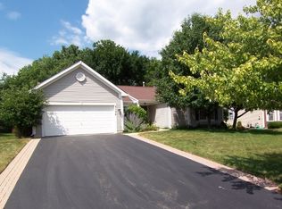 3130 Haven Ln, Lindenhurst, IL 60046
