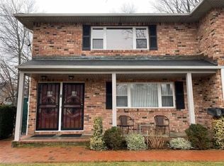 5 Star Ln #B, Glen Cove, NY 11542