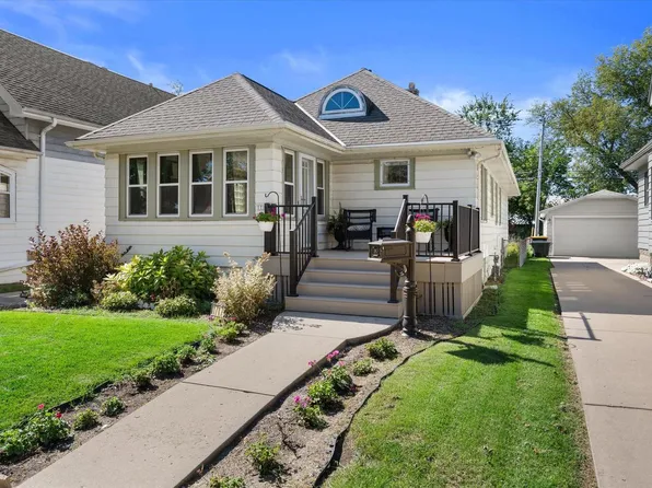 1717 S 82nd STREET, West Allis, WI 53214