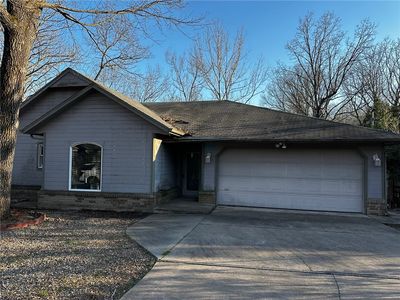 30 Burnham Dr, Bella Vista, AR, 72715