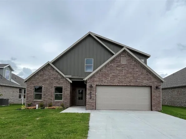 2304 N Zane St, Siloam Springs, AR 72761