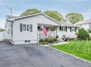 9 Rebel Dr, Blue Point, NY 11715