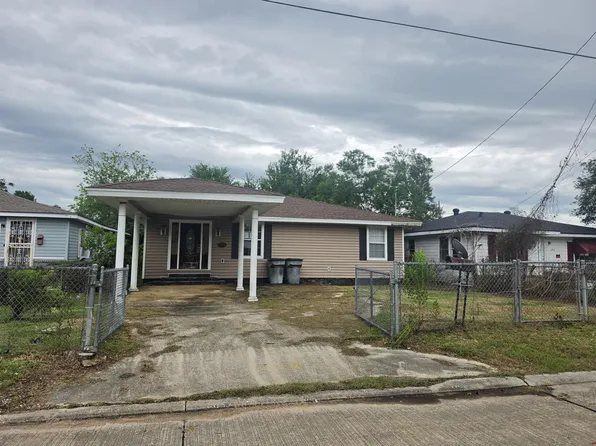 1104 Sally Mae St, Lake Charles, LA 70601