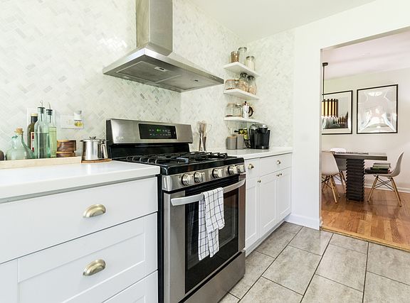 4th image of 2856 Heatherwood Dr #A