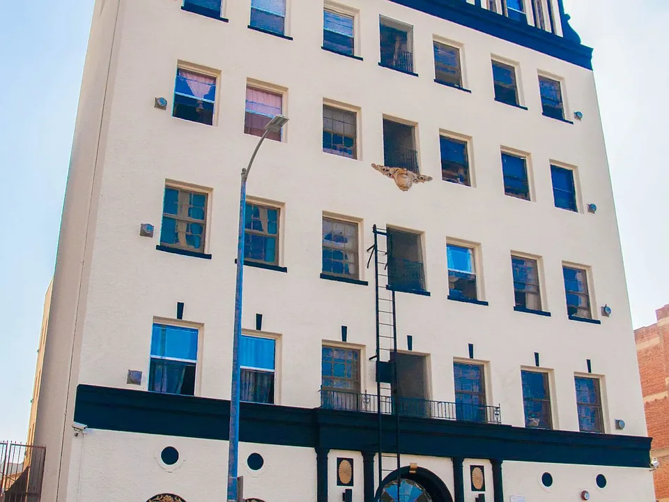 Guntharp Apartments