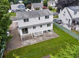 4010 Heywood Rd, Seaford, NY 11783